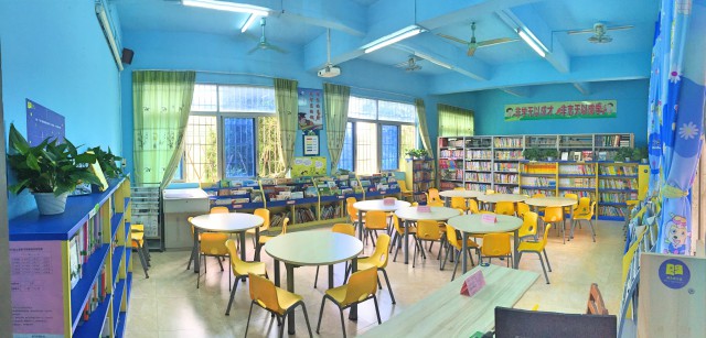 新兴县稔村中心小学图书馆.jpg