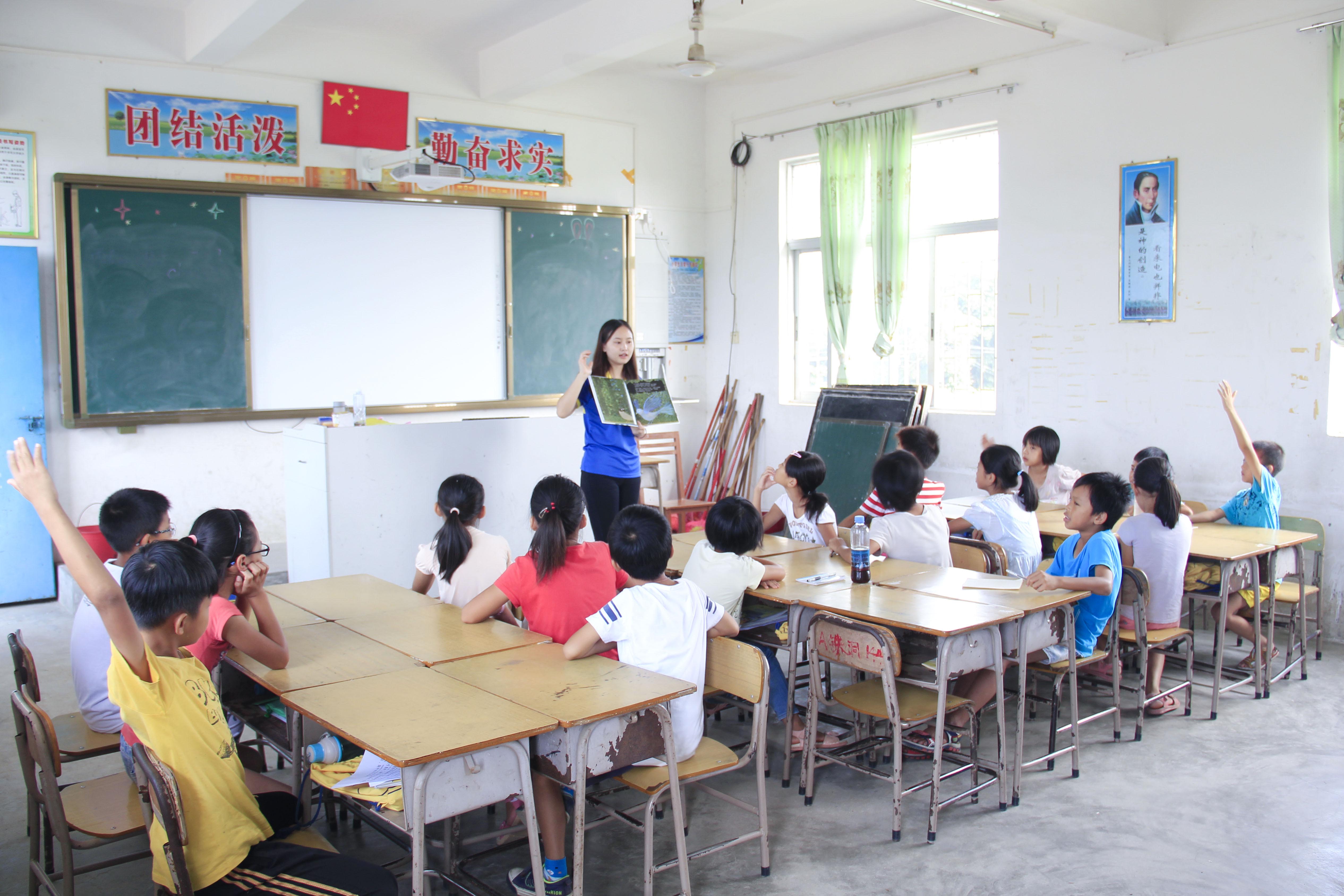 006-铁洞小学-主题故事会.jpg