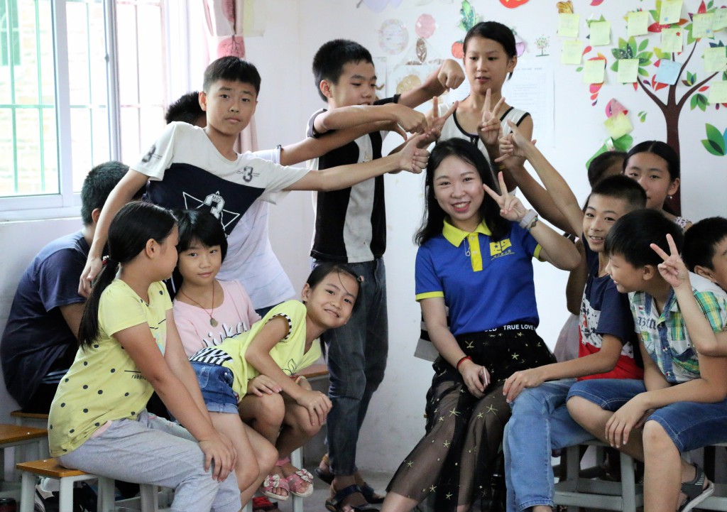 图2-教员与学生们.jpg