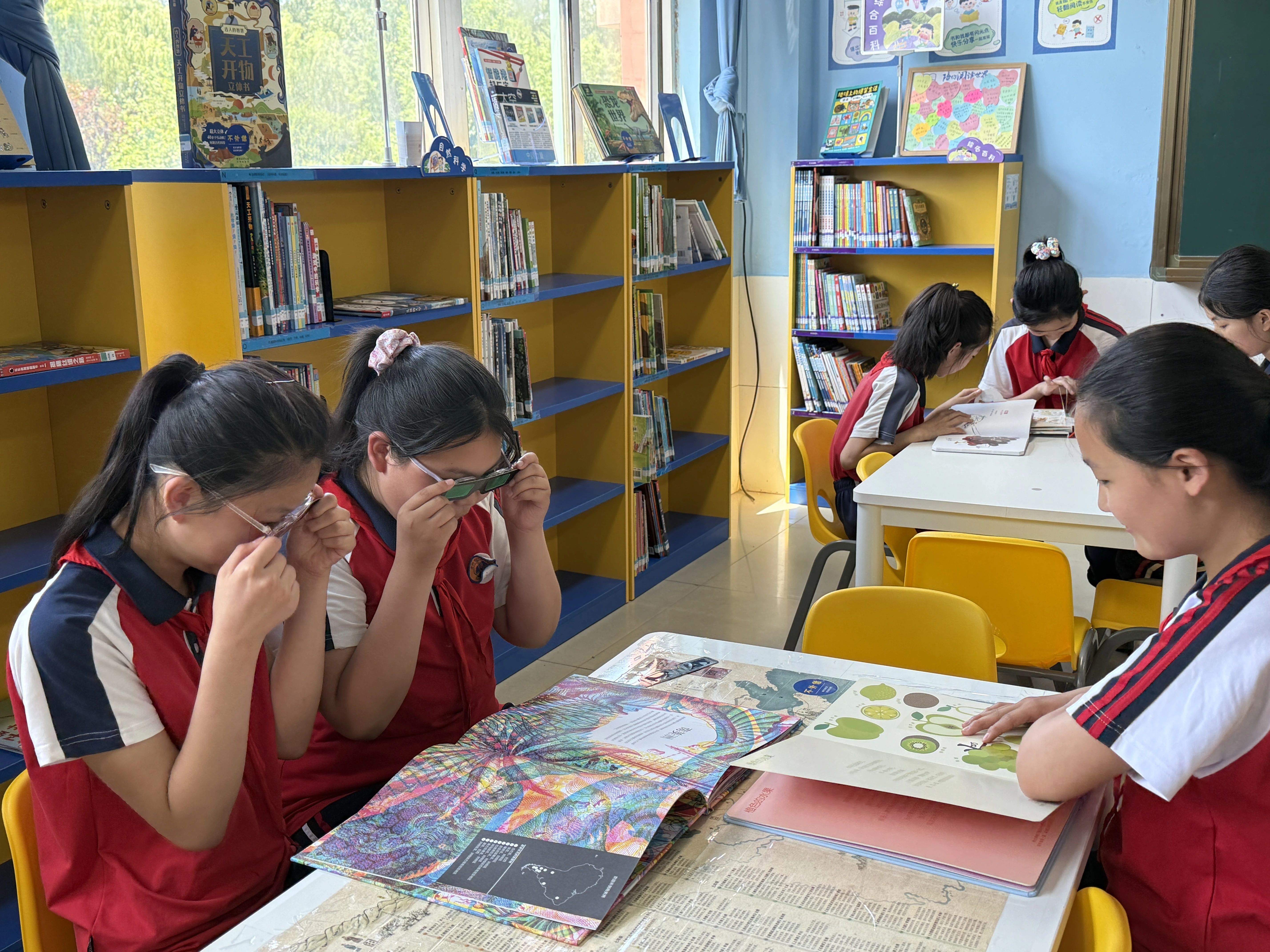 1780025580913236.jpg 学生阅读.jpg