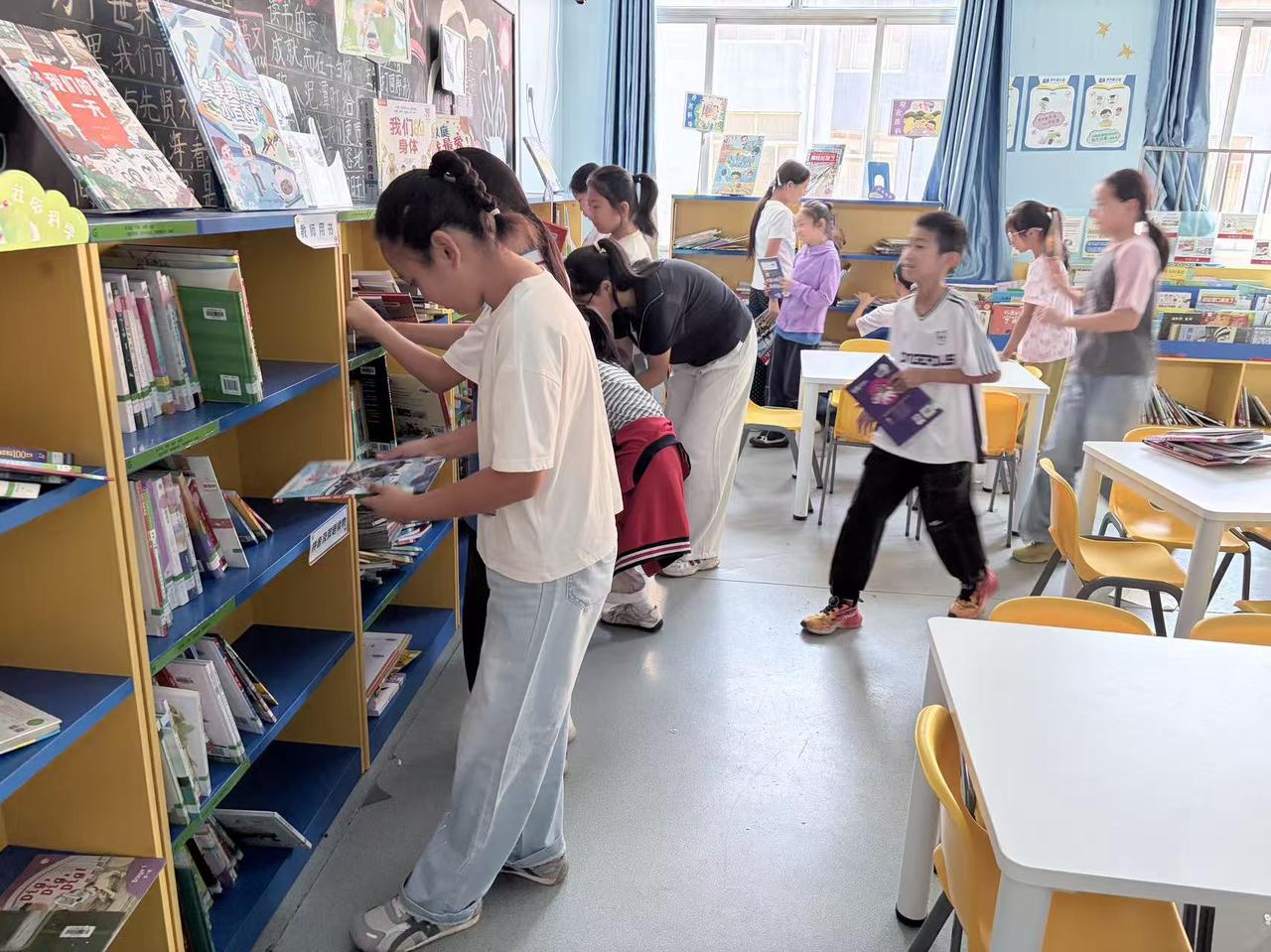 1.小学图书馆开展书香校园项目申请初审，推进新学期图书馆运营工作（6）.jpeg