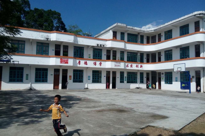 大湾镇卫星小学