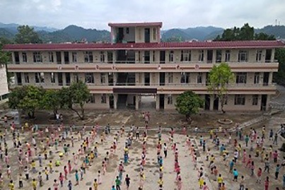 千官镇中心小学