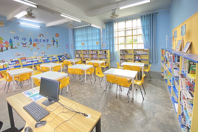 长江镇秦丽璋纪念小学